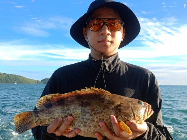 Catch Fish Coral Island Private Charter Fishing Trip Jigging